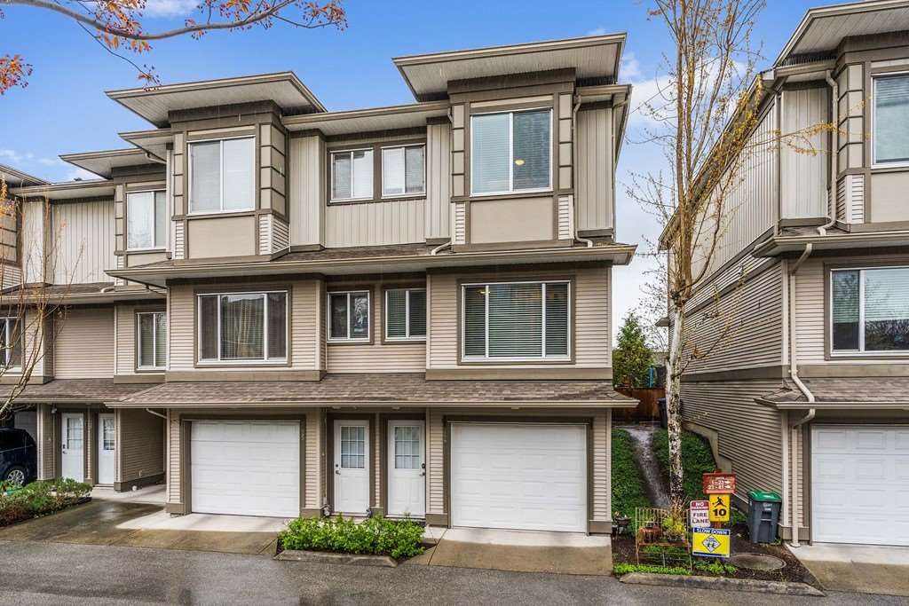 Main Photo: 24 18701 66 AVENUE in Surrey: Cloverdale BC Townhouse for sale (Cloverdale)  : MLS®# R2358136