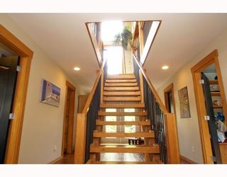 Photo 3: 1013 TOBERMORY Way in Squamish: Garibaldi Highlands House for sale : MLS®# V757176