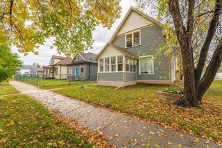 Photo 4: 430 Harvard Avenue West in Winnipeg: West Transcona Residential for sale (3L)  : MLS®# 202327446