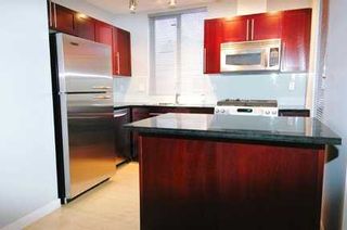 Photo 4: 122 E 3RD Street in North Vancouver: Lower Lonsdale Condo for sale in "THE SAUSALITO" : MLS®# V622210