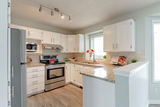 Photo 15: 99 Sierra Vista Circle SW in Calgary: Signal Hill Detached for sale : MLS®# A1214633