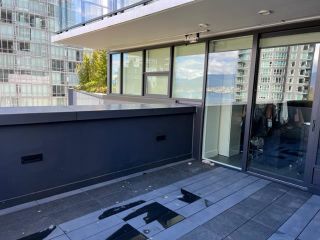 Photo 9: 602 620 CARDERO Street in Vancouver: Coal Harbour Condo for sale in "Cardero" (Vancouver West)  : MLS®# R2723335