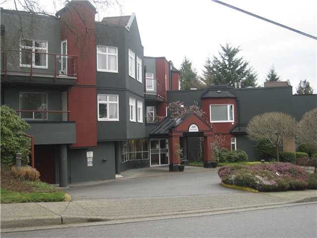 Main Photo: 103 2800 CHESTERFIELD Avenue in North Vancouver: Upper Lonsdale Condo for sale in "Somerset Green" : MLS®# R2132855