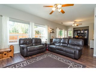 Photo 4: 6145 195 Street in Surrey: Cloverdale BC House for sale (Cloverdale)  : MLS®# R2201928