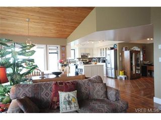 Photo 16: 3407 Karger Terr in VICTORIA: Co Triangle House for sale (Colwood)  : MLS®# 735110