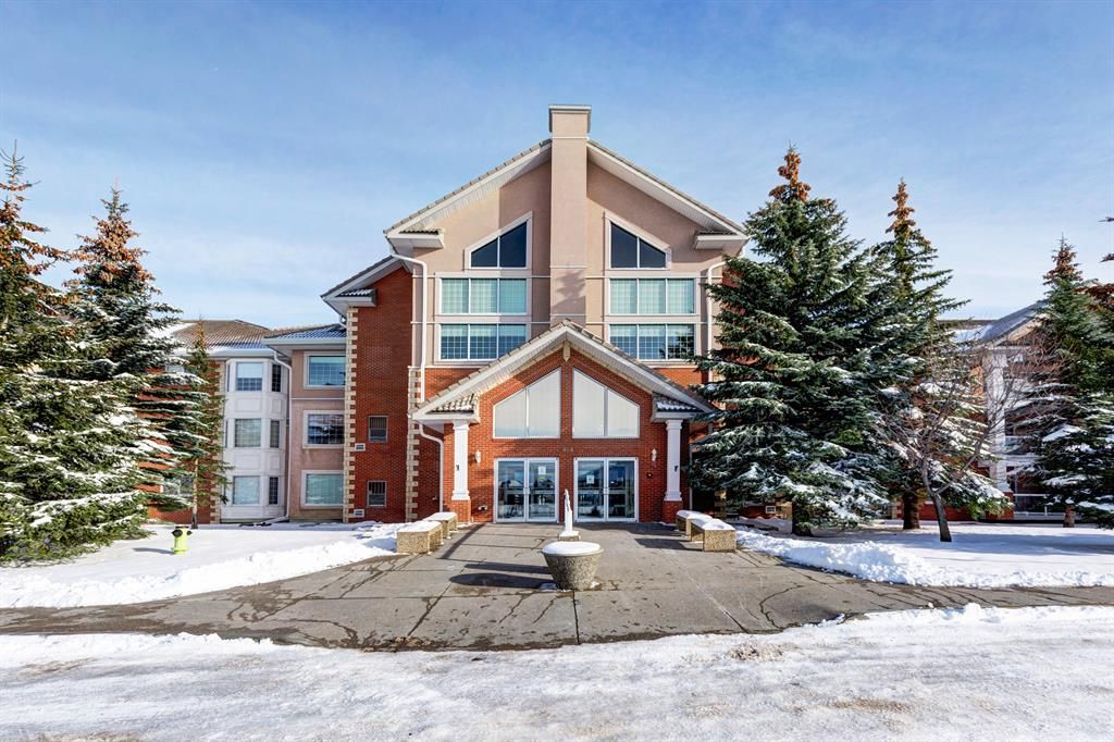 Main Photo: 350 6868 Sierra Morena Boulevard SW in Calgary: Signal Hill Apartment for sale : MLS®# A2009008