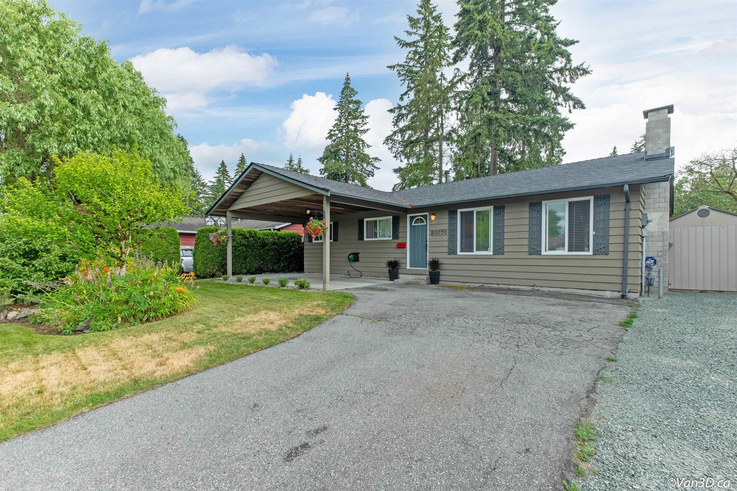 Main Photo: 20070 46A Avenue in Langley: Langley City House for sale : MLS®# R2711135