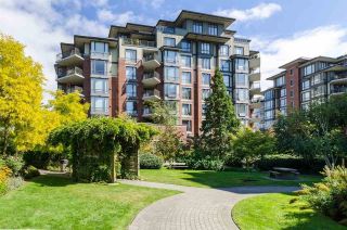 Photo 2: 403 1581 FOSTER Street: White Rock Condo for sale in "Sussex House" (South Surrey White Rock)  : MLS®# R2713974