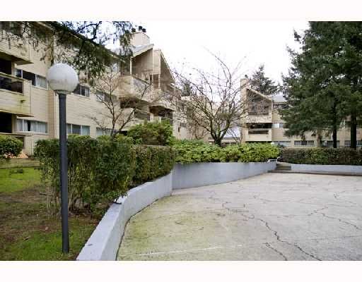 Main Photo: 202 932 ROBINSON Street in Coquitlam: Coquitlam West Condo for sale in "THE SHAUGHNESSY" : MLS®# V681752