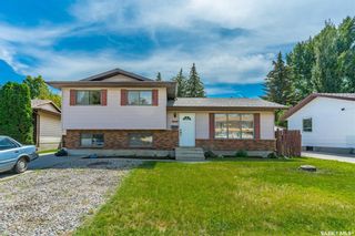 Photo 1: 135 Roborecki Crescent in Saskatoon: Silverwood Heights Residential for sale : MLS®# SK904694