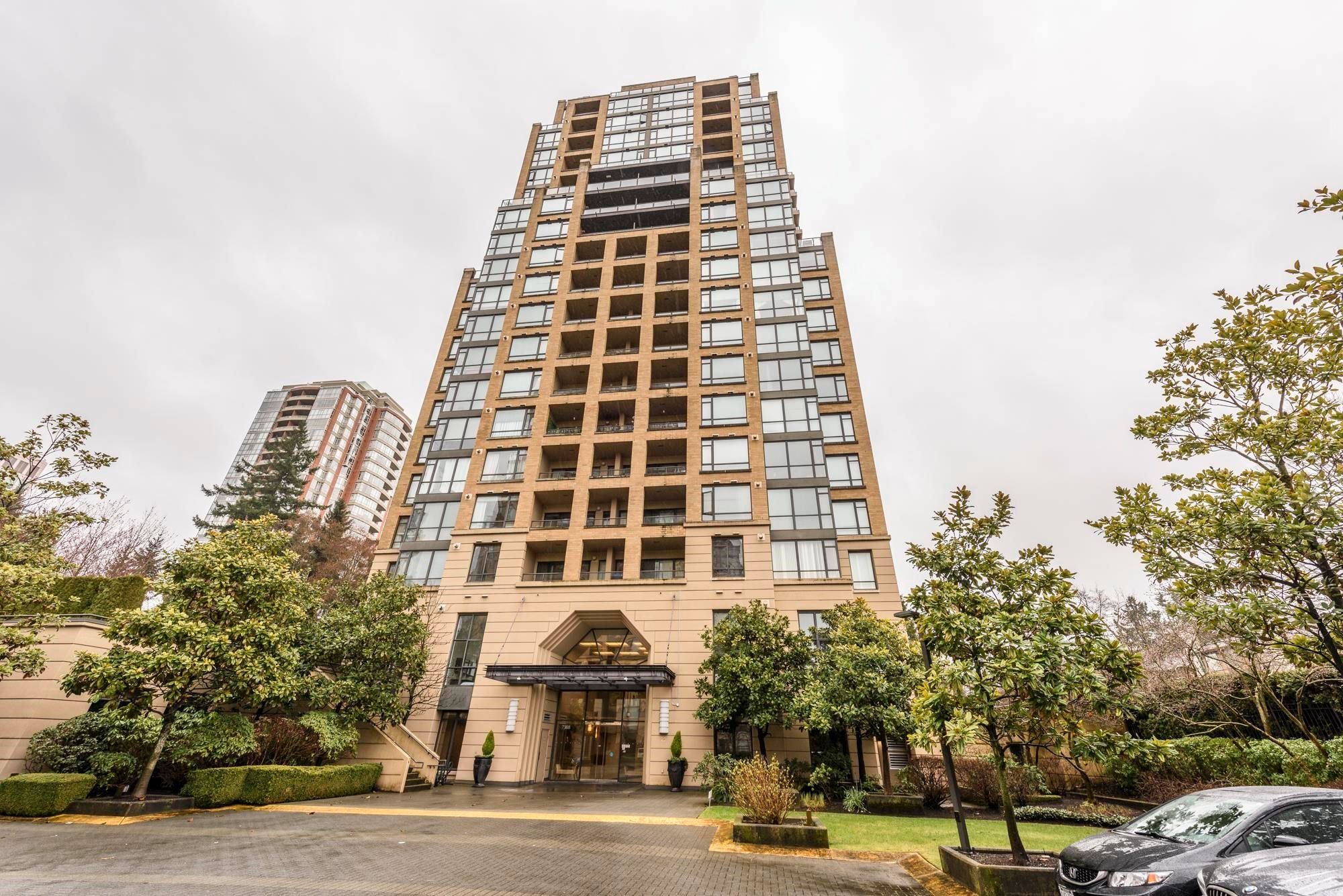 Main Photo: 703 7388 SANDBORNE Avenue in Burnaby: South Slope Condo for sale in "Wayfair Place" (Burnaby South)  : MLS®# R2685803