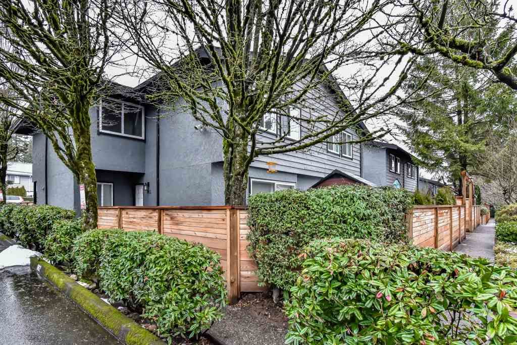 Main Photo: 962 HOWIE Avenue in Coquitlam: Central Coquitlam Townhouse for sale : MLS®# R2243466