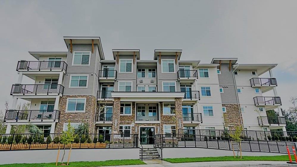 Main Photo: 409 19940 BRYDON Crescent in Langley: Langley City Condo for sale : MLS®# R2514776