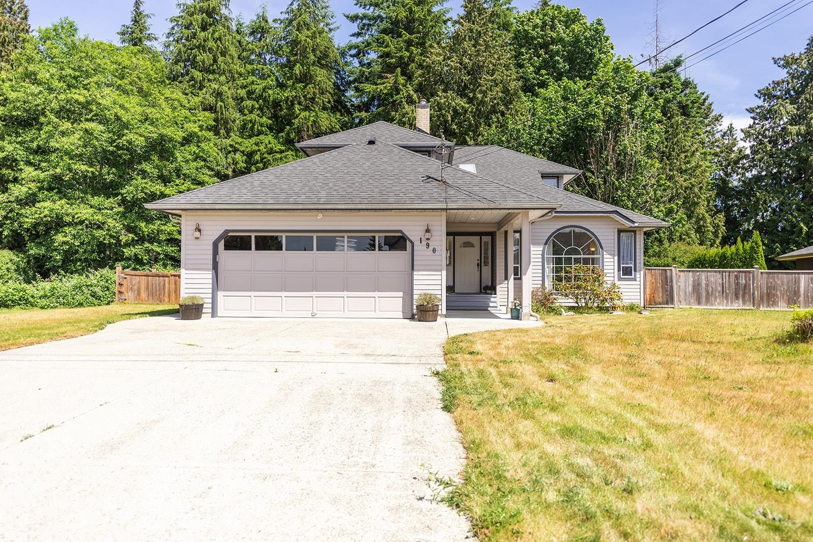 Main Photo: 190 GRANDVIEW HEIGHTS Road in Gibsons: Gibsons & Area House for sale (Sunshine Coast)  : MLS®# R2790222