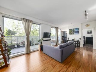 Photo 3: PH1 683 E 27TH Avenue in Vancouver: Fraser VE Condo for sale (Vancouver East)  : MLS®# R2480898