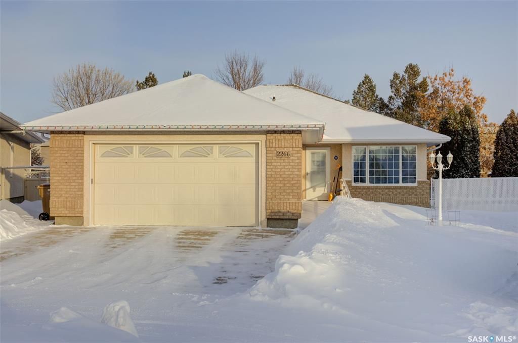 Main Photo: 2266 Goff Place in Regina: Spruce Meadows Residential for sale : MLS®# SK915921