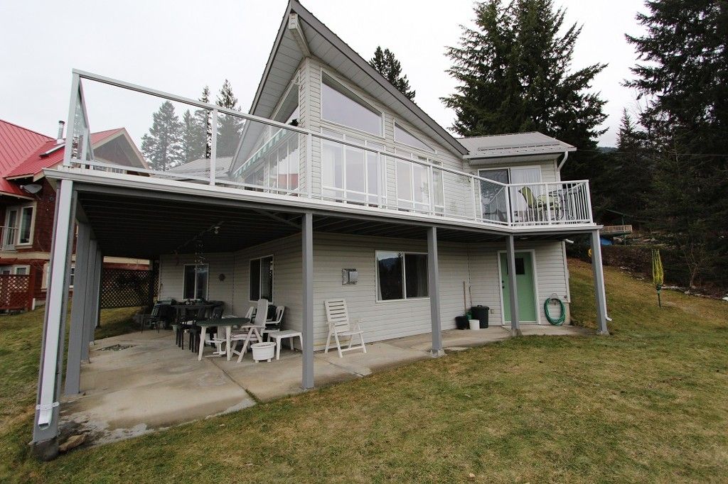 Main Photo: 7851 Squilax Anglemont Road in Anglemont: North Shuswap House for sale (Shuswap)  : MLS®# 10093969