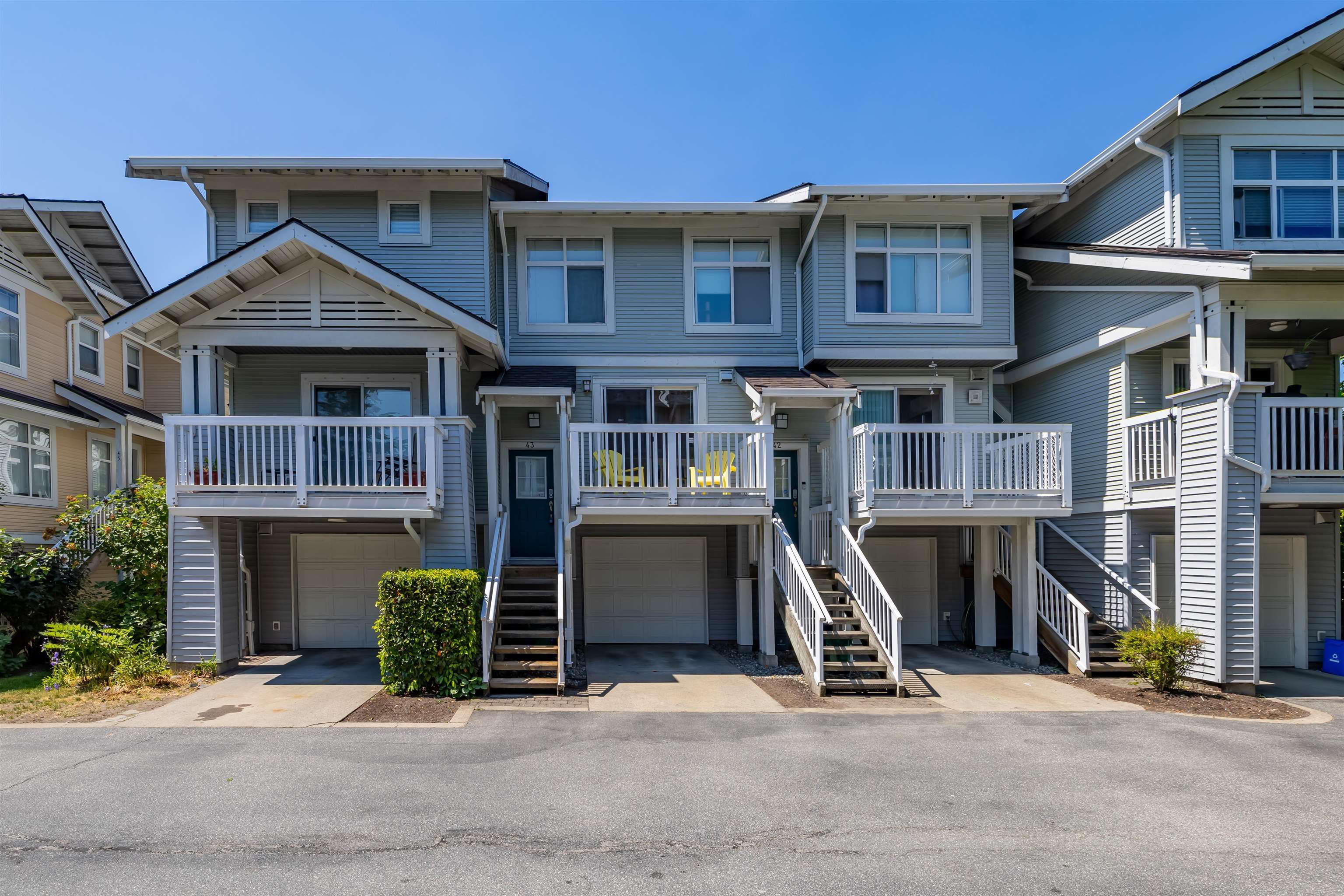 Main Photo: 43 7179 201 Street in Langley: Willoughby Heights Townhouse for sale in "Denim" : MLS®# R2785582