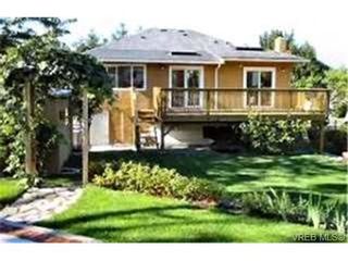 Photo 2:  in VICTORIA: Vi Oaklands House for sale (Victoria)  : MLS®# 395974