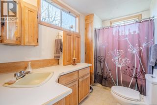 Photo 11: 1610 Haultain St in Victoria: House for sale : MLS®# 953280