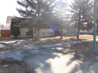 Photo 2: 739 Isbister Street in Winnipeg: Crestview Residential for sale (5H)  : MLS®# 202105327