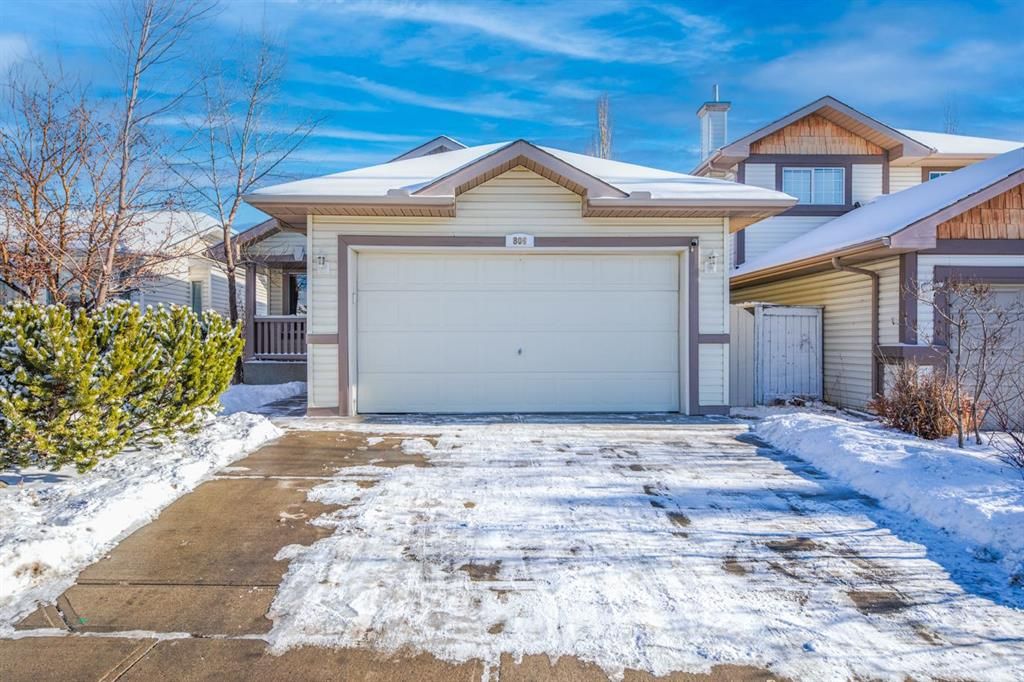 Main Photo: 806 Coventry Drive NE in Calgary: Coventry Hills Detached for sale : MLS®# A2107152