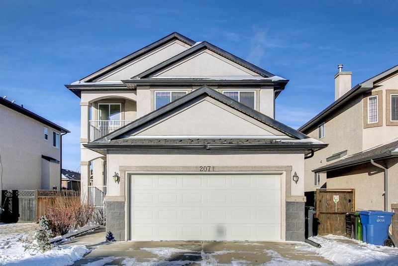 FEATURED LISTING: 207 East Lakeview Court Chestermere