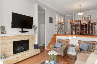 Photo 6: 2 970 Southgate St in Victoria: Vi Fairfield West Row/Townhouse for sale : MLS®# 911378