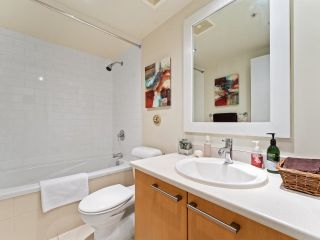 Photo 19: 405 121 W 16TH Street in North Vancouver: Central Lonsdale Condo for sale in "THE SILVA" : MLS®# R2739268