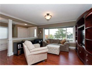 Photo 2: 345 MUNDY Street in Coquitlam: Coquitlam East House for sale : MLS®# V918940