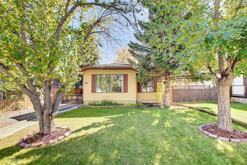 FEATURED LISTING: 28 Mckinley Road Southeast Calgary