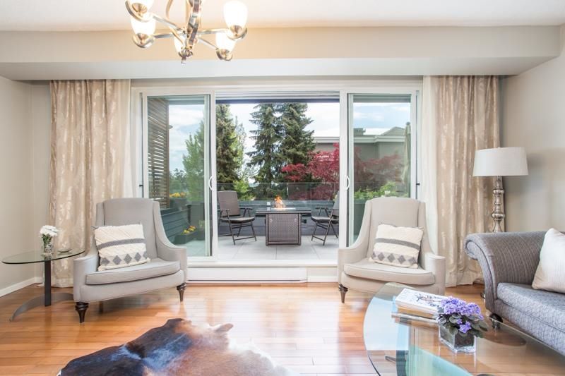 Main Photo: 1750 DUCHESS Avenue in West Vancouver: Ambleside Townhouse for sale : MLS®# R2690908
