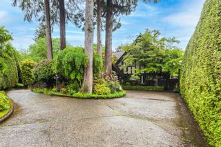 Photo 2: 1850 MATHERS Avenue in West Vancouver: Ambleside House for sale : MLS®# R2727370