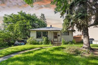 Photo 1: 410 29 Avenue NE in Calgary: Winston Heights/Mountview Detached for sale : MLS®# A2125553