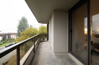 Photo 18: 302 505 LONSDALE Avenue in North Vancouver: Lower Lonsdale Condo for sale in "LA PREMIERE" : MLS®# R2736404