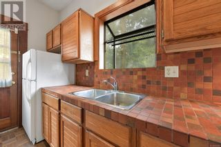 Photo 8: 1142 Oscar St in Victoria: House for sale : MLS®# 960360