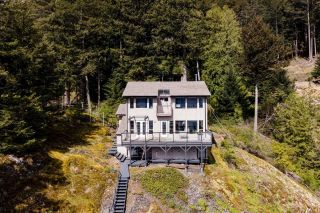 Photo 3: 1424 EAGLE CLIFF Road: Bowen Island House for sale : MLS®# R2879490