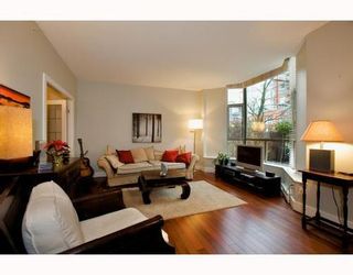Photo 2: 1490 HORNBY Street in Vancouver West: Home for sale : MLS®# V803506