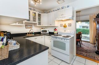Photo 15: 750 WESTVIEW Crescent in North Vancouver: Upper Lonsdale Condo for sale in "Cypress gardens" : MLS®# R2736998