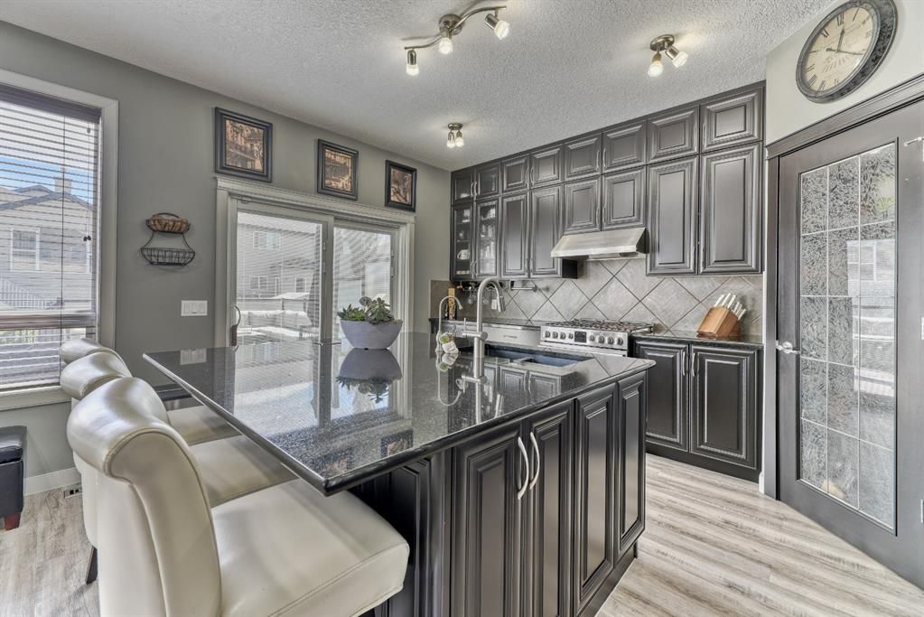 Photo 3: Photos: 215 Willowmere Way: Chestermere Detached for sale : MLS®# A1187018