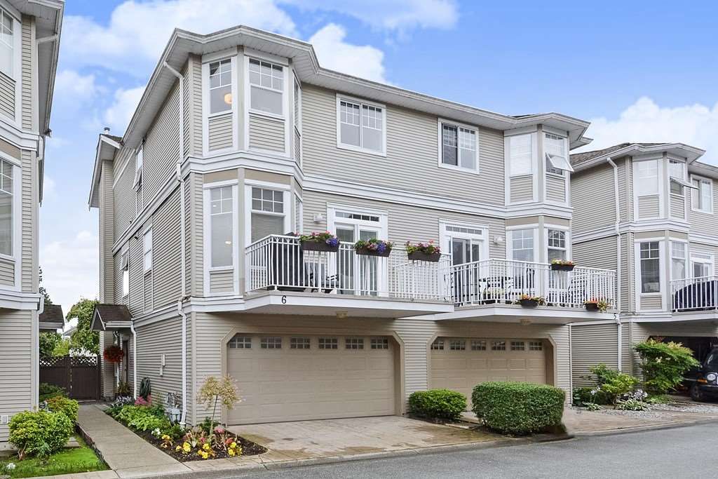 Main Photo: 6 6518 121 STREET in Surrey: West Newton Townhouse for sale : MLS®# R2387764