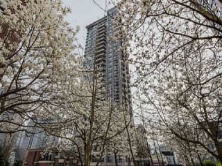 Photo 3: 2205 977 MAINLAND Street in Vancouver: Yaletown Condo for sale in "Yaletown Park 3" (Vancouver West)  : MLS®# R2480309