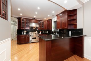 Photo 9: 853 W Buckingham Place Unit 3 in Chicago: CHI - Lake View Residential for sale ()  : MLS®# 11332009