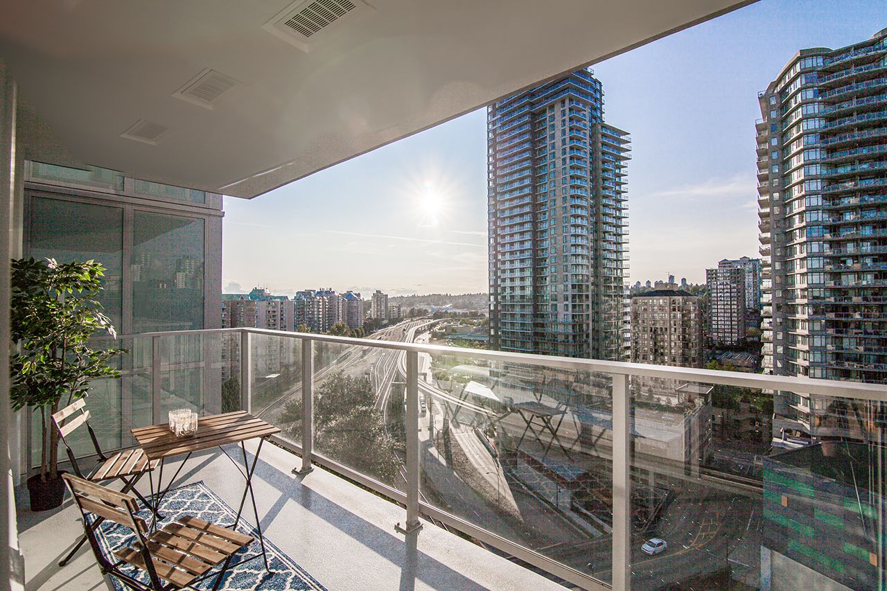 Main Photo: 1610 908 QUAYSIDE Drive in New Westminster: Quay Condo for sale in "RIVERSKY 1" : MLS®# R2396608