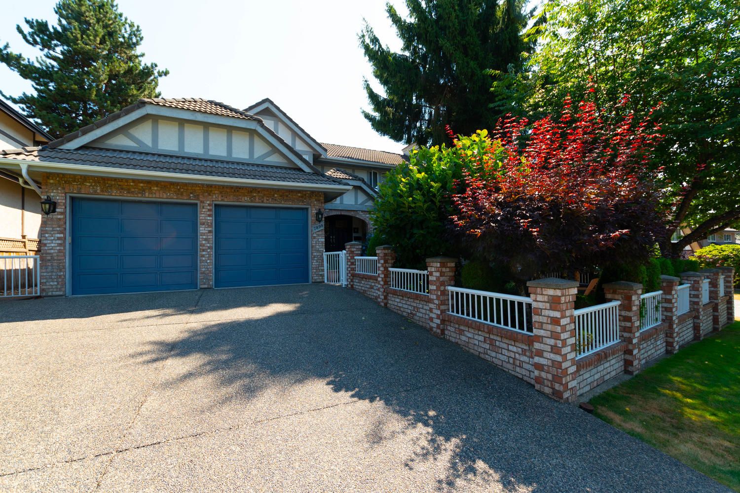 Main Photo: 7898 WOODHURST Drive in Burnaby: Forest Hills BN House for sale (Burnaby North)  : MLS®# R2296950