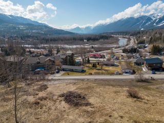 Photo 3: 1653 MCLEOD AVENUE in Fernie: Vacant Land for sale : MLS®# 2470726