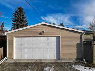 Photo 5: 1635 47 Street SW in Calgary: Westgate Detached for sale : MLS®# A2099608
