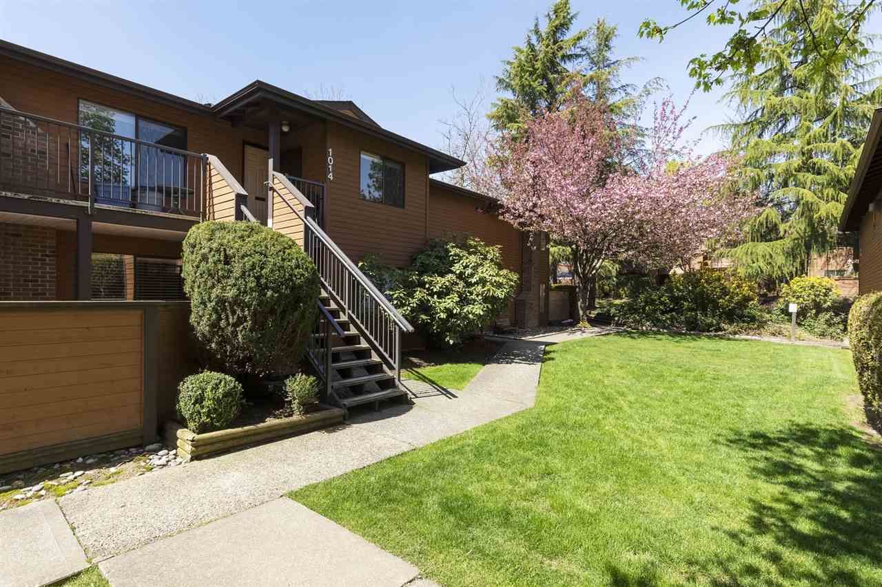 Main Photo: 1014 10620 150 Street in Surrey: Guildford Townhouse for sale in "Lincolns Gate" (North Surrey)  : MLS®# R2263091