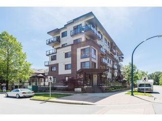 Photo 1: 502 2362 WHYTE Avenue in Port Coquitlam: Central Pt Coquitlam Condo for sale in "AQUILA" : MLS®# R2268294