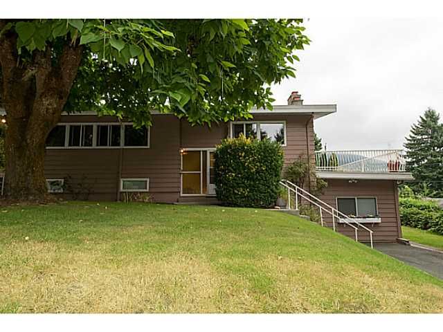Main Photo: 4220 CLIFFMONT Road in North Vancouver: Deep Cove House for sale in "Deep Cove" : MLS®# V1081027